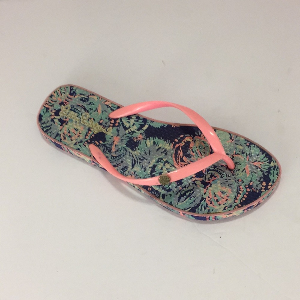 Lilly Pulitzer Blue and Pink Floral Flip Flops Size 7/8